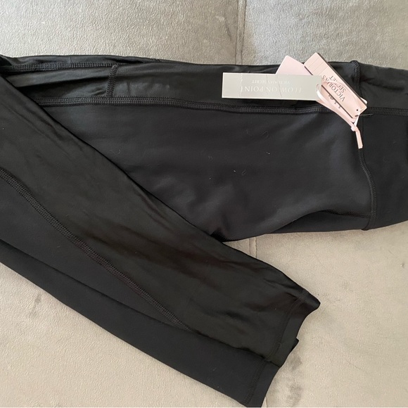 VS Pointe Leggings - Picture 1 of 5